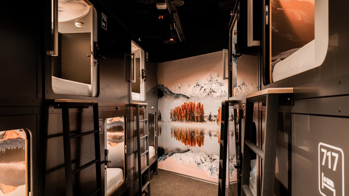 Capsule Hotel - Alpine Garden Zurich Airport