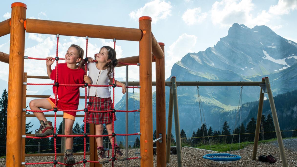 Sur le terrain de jeu à Braunwald