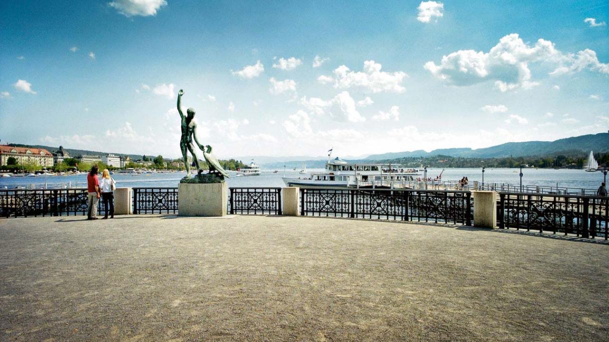 Bürkliterrasse at Bürkliplatz Zurich