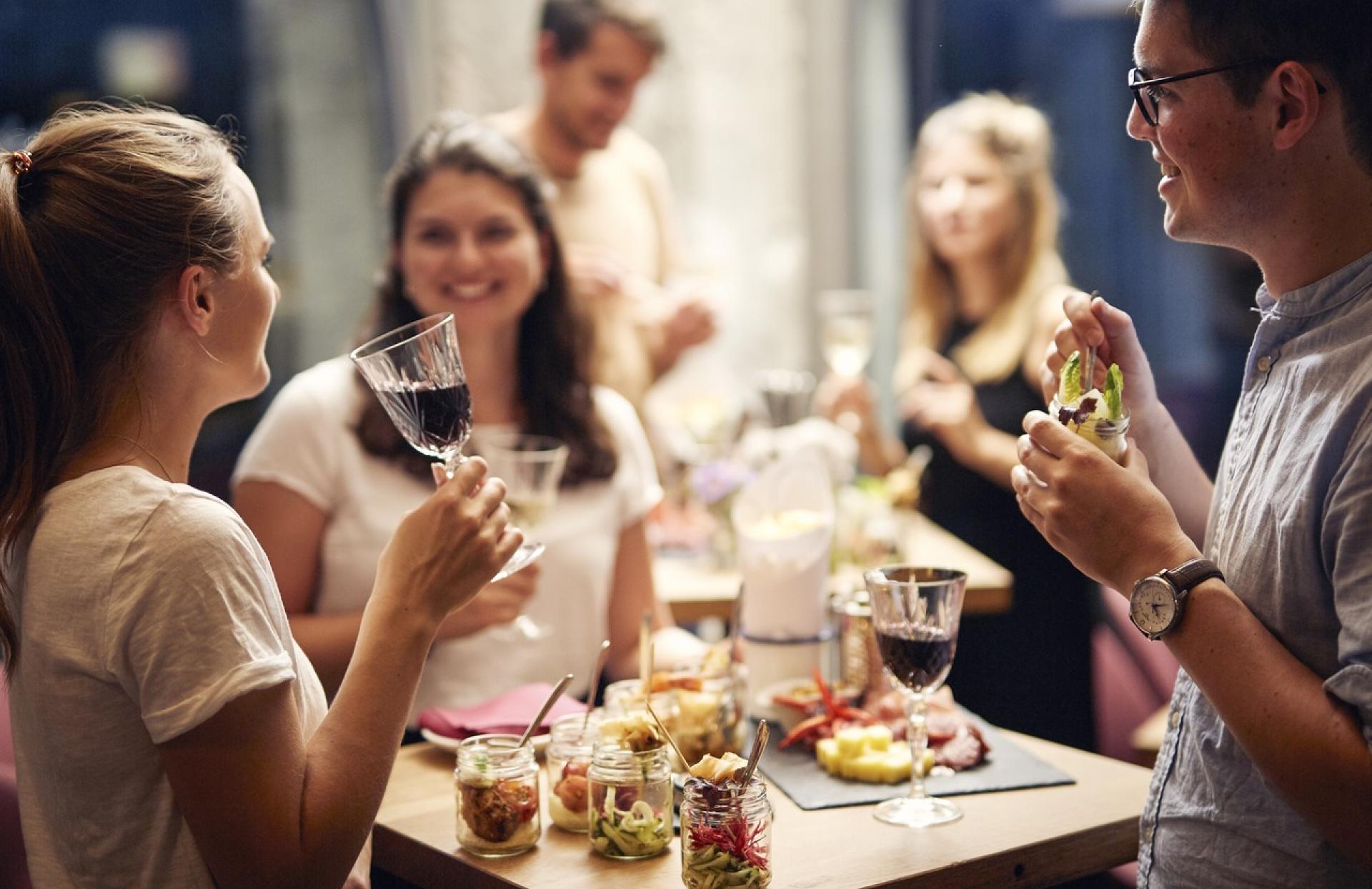 Zur Werkstatt an der Gleistribüne, Atelier apéritifs