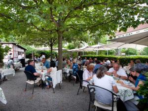 Accogliente terrazza con giardino