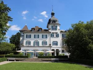 Erlengut in Erlenbach by Lake Zurich, Exterior View