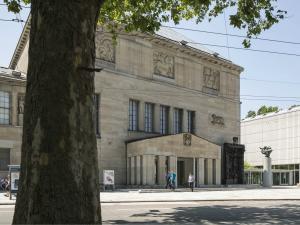 “The Gates of Hell” by Auguste Rodin alongside the entrance to the Kunsthaus Zurich