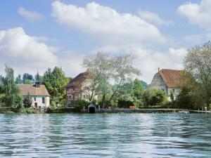 Ritterhaus and Chapel in Uerikon by Lake Zurich