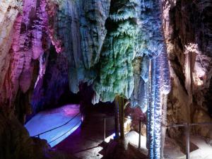 Höllgrotten Caves