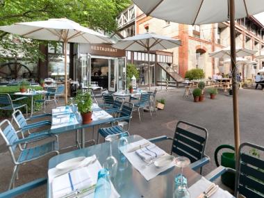 Terrasse Blaue Ente Mühle Tiefenbrunnen