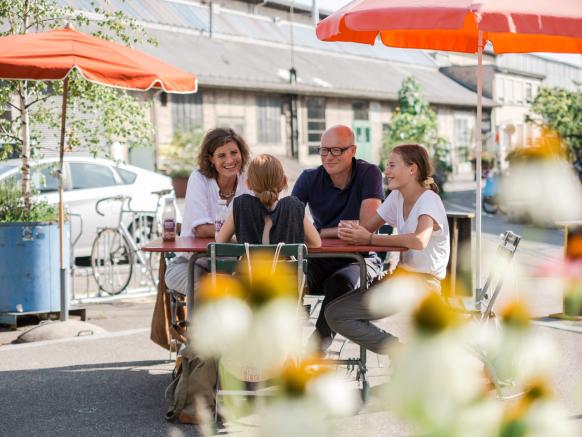 Familie Syz, Café Portier Winterthur