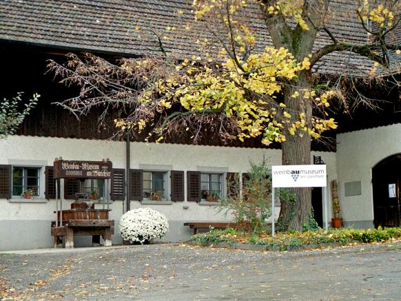 Weinbaumuseum (museo della viticoltura) sul Lago di Zurigo, vista esterna