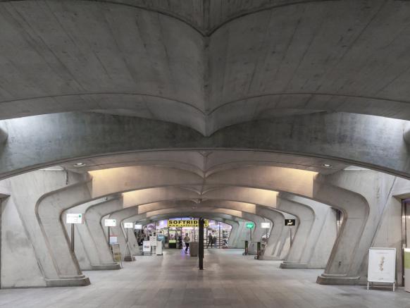 Stadelhofen Station