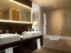 Renaissance Zurich Tower Hotel – Bathroom